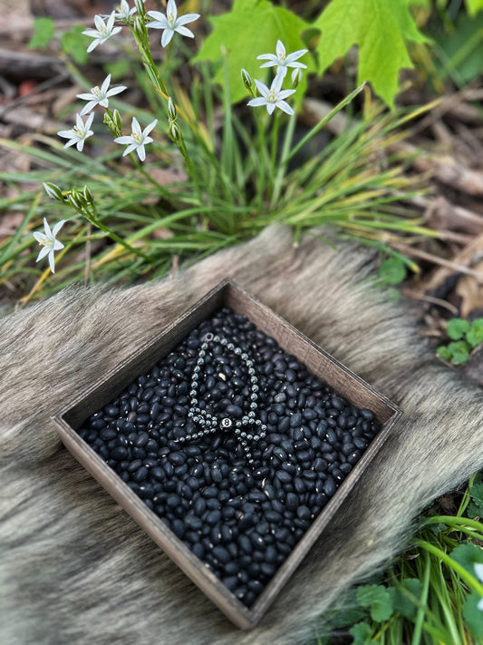 Trendy 8 Ball Bow